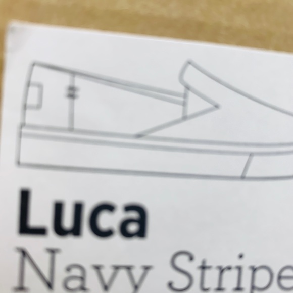 Toms Luca Navy striped chambray slip on si…beach wear, back to school easy on - Picture 7 of 8